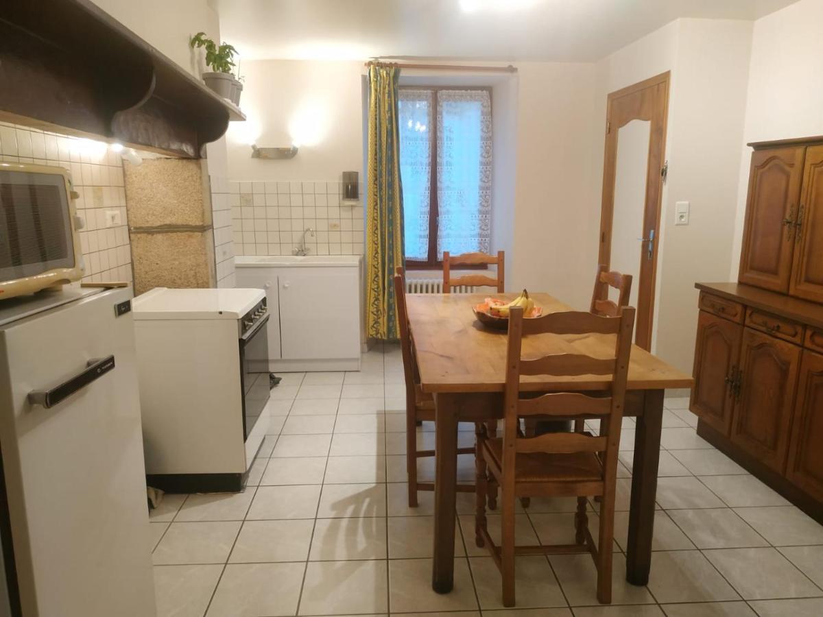 Classic House Apartment Argentat Bagian luar foto