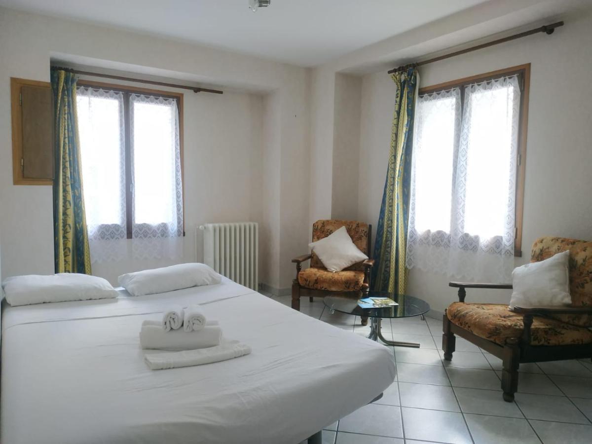 Classic House Apartment Argentat Bagian luar foto